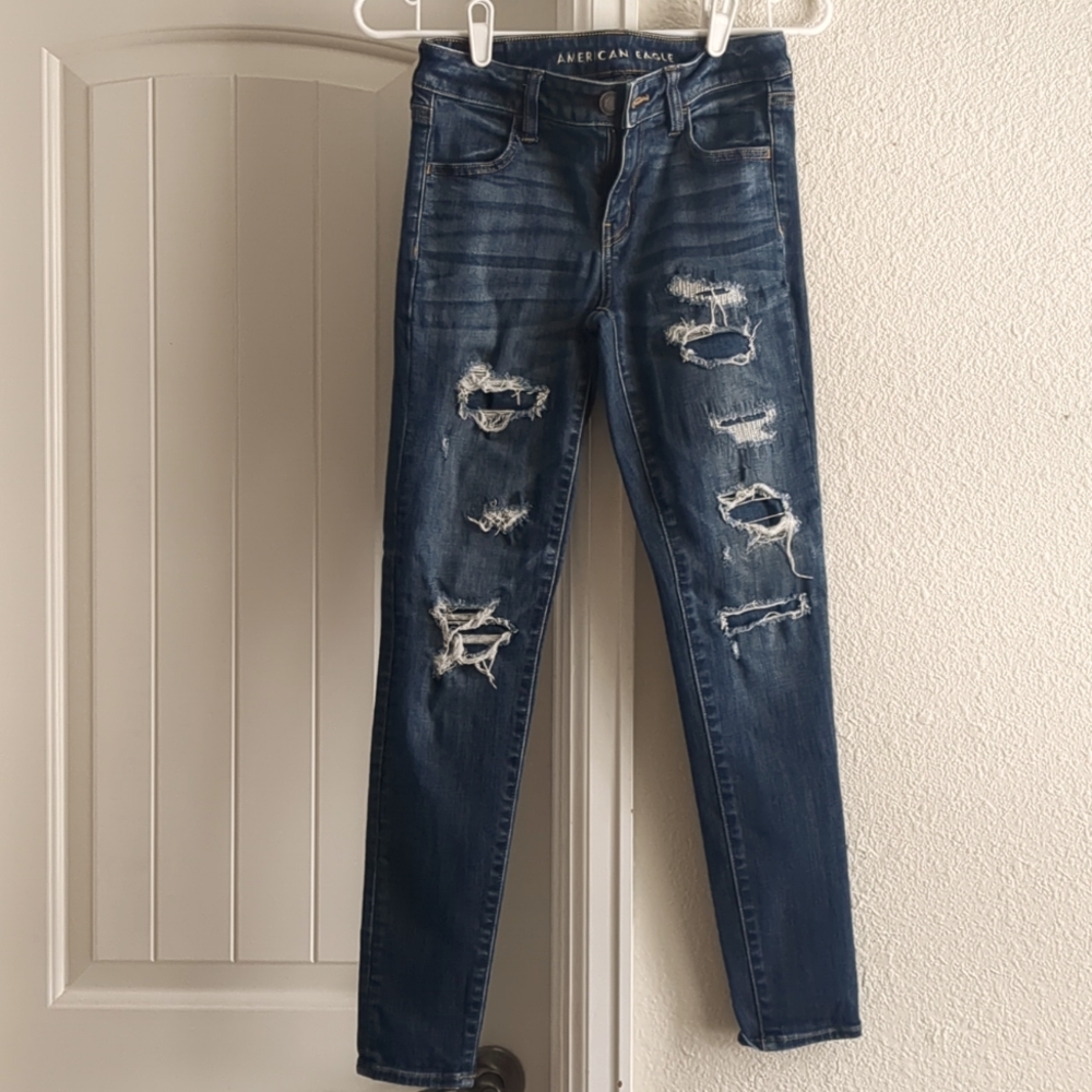 American Eagle Next Level Stretch jeans/jeggings, sz 4, distressed dark blue